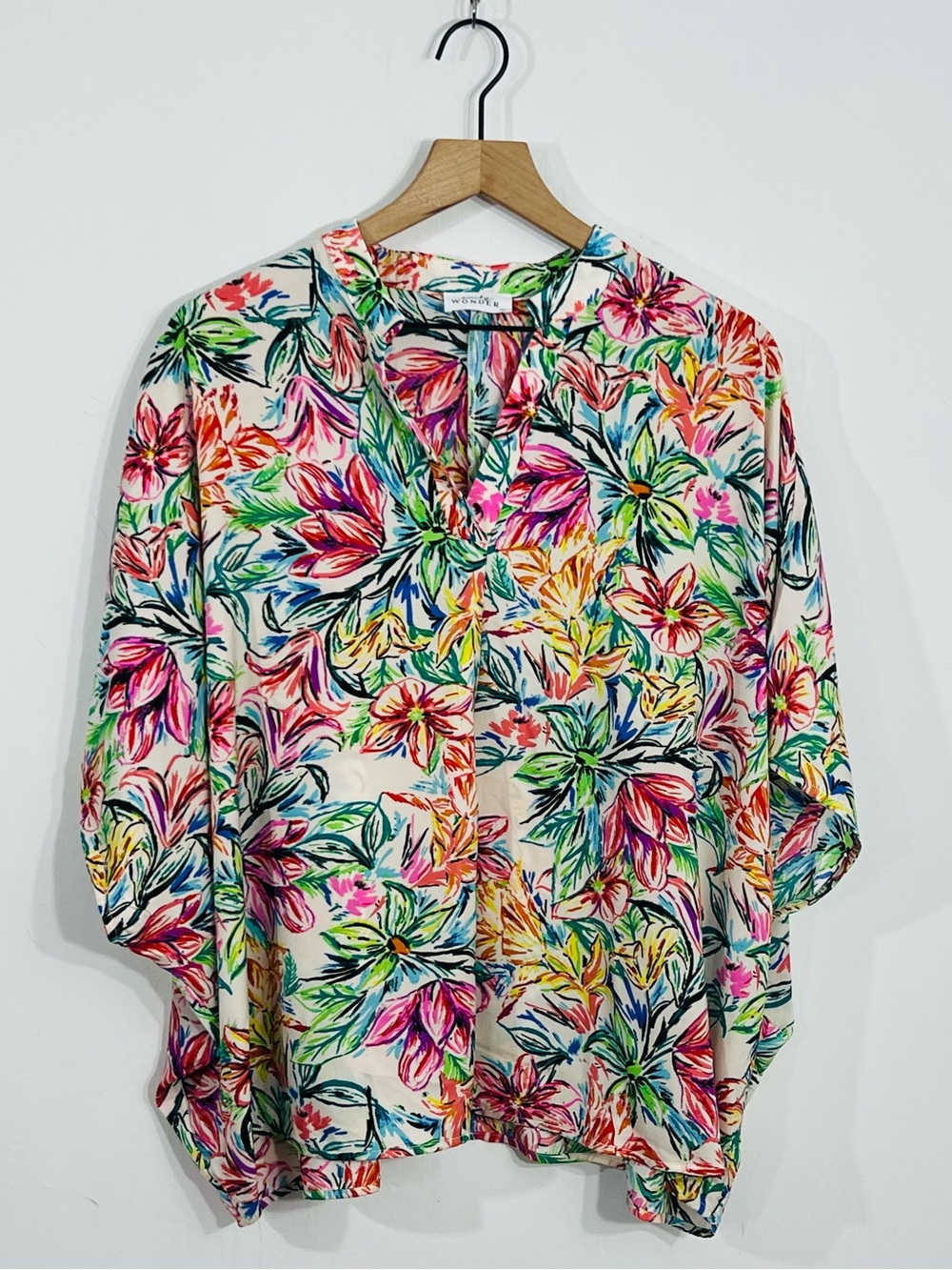 Emily Wonder Oversized Boxy Medium Large Sleeveless Colorful Floral V Neck